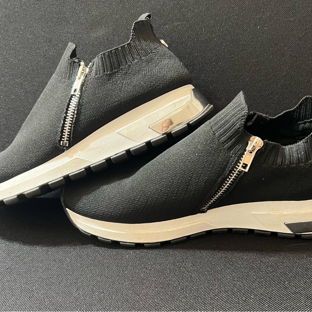 Steve Madden Black Sneakers